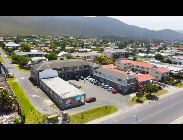 245M² BUSINESS CENTRE FOR SALE IN KLEINMOND CENTRAL
